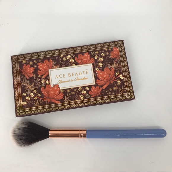 Luxie Pro Face Brush & Ace Beauté Bronzer Palette - Picture 2 of 8
